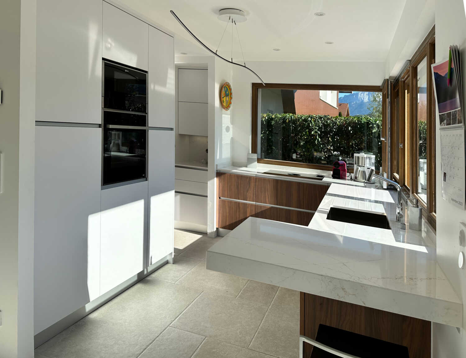 Conception et agencement d'une cuisine en céramique